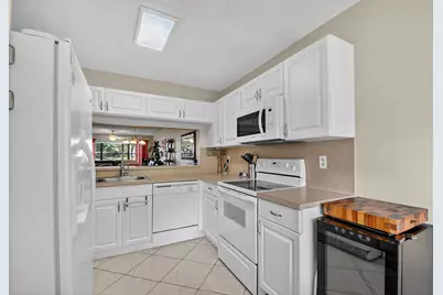 4745 Lucerne Lakes Boulevard #103, Lake Worth, FL 33467 - Photo 3