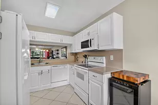 4745 Lucerne Lakes Blvd, Lake Worth, FL 33467 - Photo 3