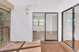 220 Lakeview Dr, Weston, FL 33326 - Photo 21