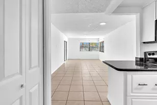 220 Lakeview Dr, Weston, FL 33326 - Photo 3