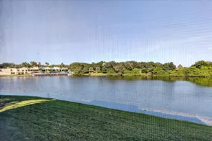 9450 Poinciana Pl, Davie, FL 33324 - Photo 23