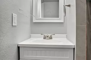 9450 Poinciana Pl, Davie, FL 33324 - Photo 25