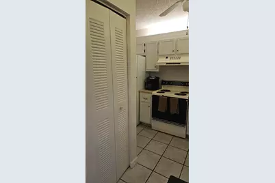 3138 Via Poinciana #209, Lake Worth, FL 33467 - Photo 13