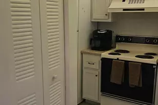 3138 Via Poinciana, Lake Worth, FL 33467 - Photo 13