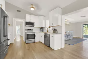 12980 Prosperity Farms Rd, Palm Beach Gardens, FL 33410 - Photo 11