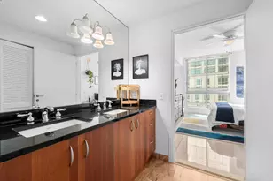 300 S Biscayne Blvd, Miami, FL 33131 - Photo 9