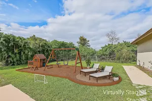 8671 155th Pl N, Palm Beach Gardens, FL 33418 - Photo 17