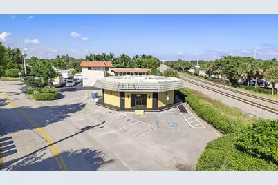 888 E Coast Avenue, Lantana, FL 33462 - Photo 1