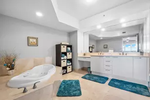 2640 Lake Shore Dr, Riviera Beach, FL 33404 - Photo 27