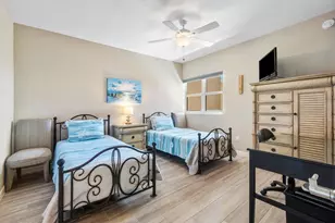 2640 Lake Shore Dr, Riviera Beach, FL 33404 - Photo 31