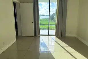 752 Executive Center Dr, West Palm Beach, FL 33401 - Photo 5