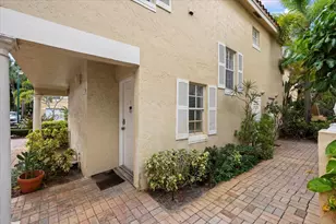 1015 Lake Shore Dr, West Palm Beach, FL 33403 - Photo 3