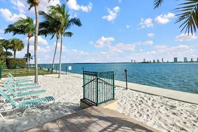 1015 Lake Shore Drive #105, Lake Park, FL 33403 - Photo 31