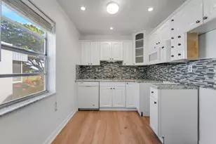 332 Flanders G, Delray Beach, FL 33484 - Photo 9