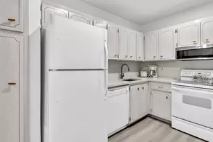 330 S Cypress Rd, Pompano Beach, FL 33060 - Photo 7