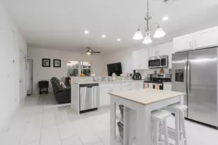 696 NE Waters Edge Ln, Port Saint Lucie, FL 34983 - Photo 17