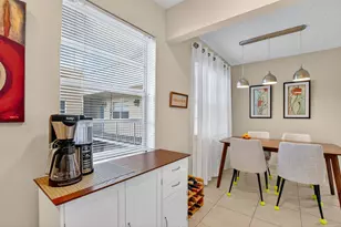 74 Burgundy B, Delray Beach, FL 33484 - Photo 9