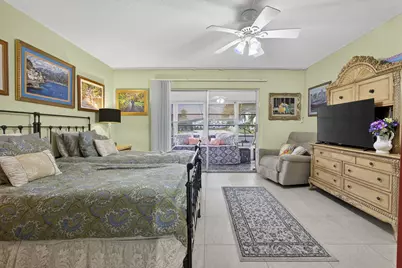 207 Wellington E, West Palm Beach, FL 33417 - Photo 9