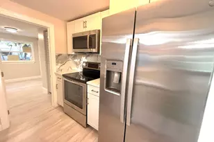 1093 Highview Rd, Lantana, FL 33462 - Photo 9