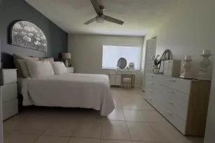 330 Knotty Pine Cir, Greenacres, FL 33463 - Photo 17