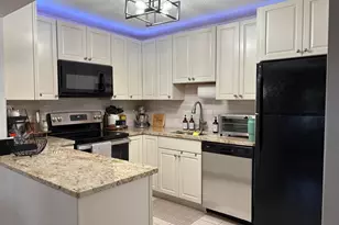 330 Knotty Pine Cir, Greenacres, FL 33463 - Photo 7