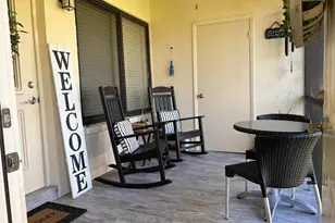 330 Knotty Pine Cir, Greenacres, FL 33463 - Photo 3