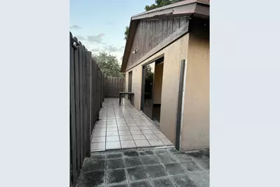 1389 Pines Lane, West Palm Beach, FL 33415 - Photo 17