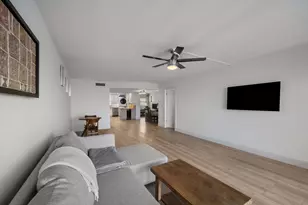 3040 Lake Shore Dr, Riviera Beach, FL 33404 - Photo 9