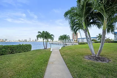 3040 Lake Shore Drive #Ph 2, West Palm Beach, FL 33404 - Photo 15