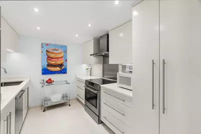 100 Sunrise Avenue #319, Palm Beach, FL 33480 - Photo 5