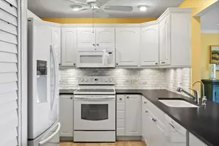 5662 SE Foxcross Pl, Stuart, FL 34997 - Photo 23