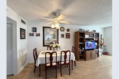 148 Bedford F, West Palm Beach, FL 33417 - Photo 9
