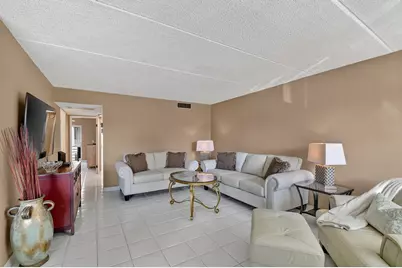 3200 Springdale Boulevard #217, Palm Springs, FL 33461 - Photo 3