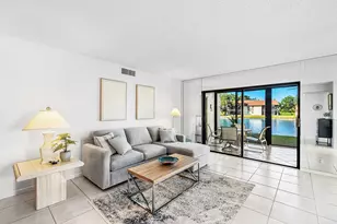 10423 S Circle Lake Dr, Boynton Beach, FL 33437 - Photo 3