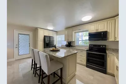 117 Flanders C, Delray Beach, FL 33484 - Photo 9