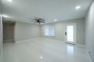 10339 Daphne Ave, Palm Beach Gardens, FL 33410 - Photo 5