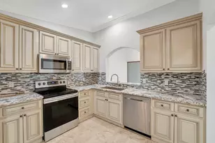 3304 Perimeter Dr, Greenacres, FL 33467 - Photo 9