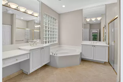 7232 Morocca Lake Drive, Delray Beach, FL 33446 - Photo 25