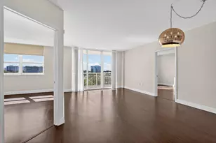 19501 W Country Club Dr, Aventura, FL 33180 - Photo 9