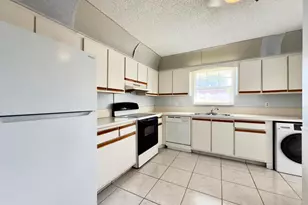 170 Amherst Ln, Lake Worth, FL 33467 - Photo 5