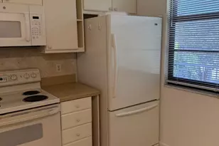 3710 Whitehall Dr, West Palm Beach, FL 33401 - Photo 9