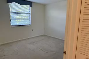 3710 Whitehall Dr, West Palm Beach, FL 33401 - Photo 15