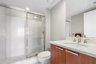 2650 Lake Shore Dr, Riviera Beach, FL 33404 - Photo 13