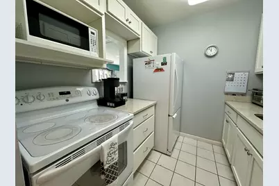 1001 NE 8th Avenue #102, Delray Beach, FL 33483 - Photo 9