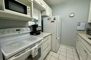 1001 NE 8th Ave, Delray Beach, FL 33483 - Photo 9