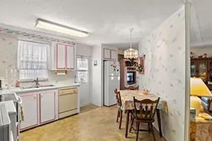 236 NE Sunshine Ln, Jensen Beach, FL 34957 - Photo 5