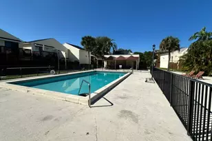 637 Executive Center Dr N, West Palm Beach, FL 33401 - Photo 33