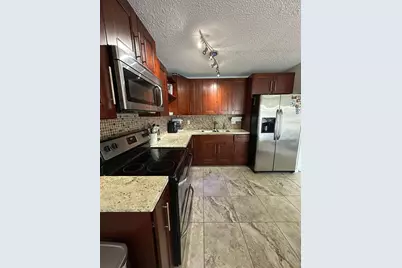 637 Executive Center Drive N #203, West Palm Beach, FL 33401 - Photo 23