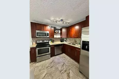 637 Executive Center Drive N #203, West Palm Beach, FL 33401 - Photo 19