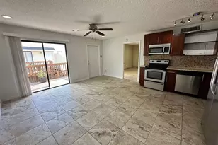 637 Executive Center Dr N, West Palm Beach, FL 33401 - Photo 17